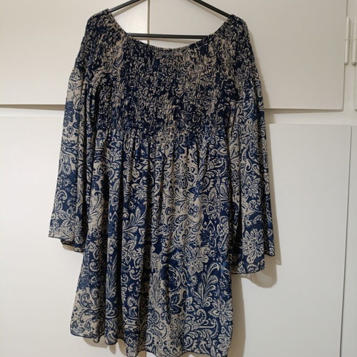 Women's blouse one size blue like new