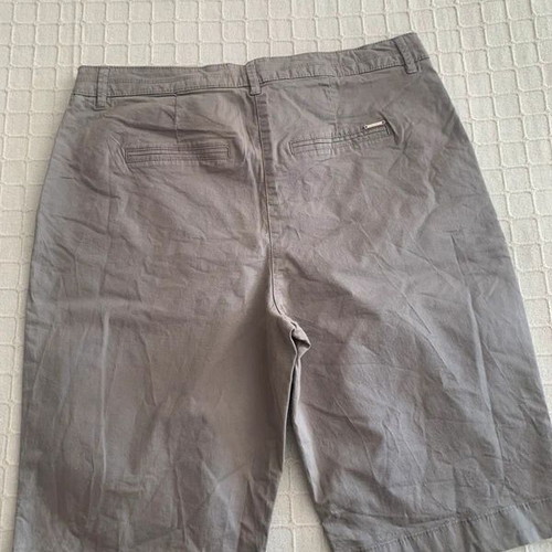 Canda shorts XL, beige and grey