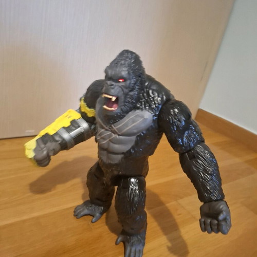 Godzilla Kong figure 33 cm like new with sound and light