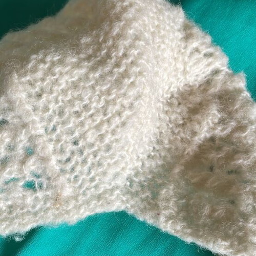 Knitted hats new, 2 pieces, pink and white, woolen