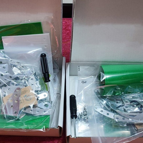 Saml selv-dinosaurus Build-your-own dinosaur kits, 165 and 129 parts
