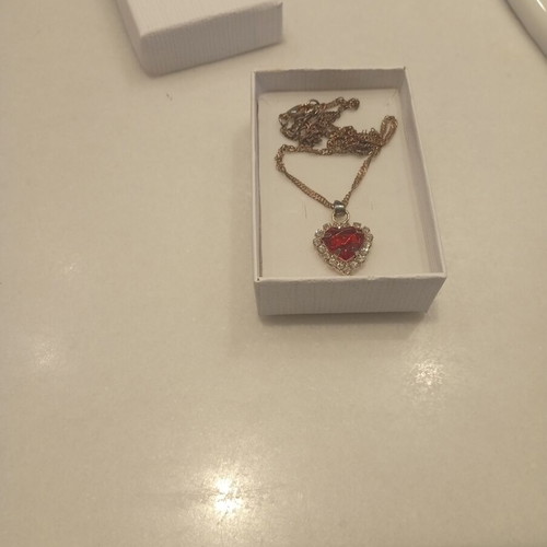 Heart necklace, red