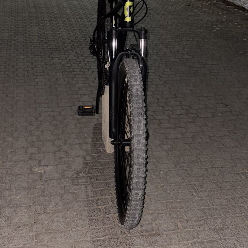 Mountain bike, black, 20 inch, disc brakes, front suspension
