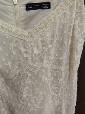 Dazy white lace dress, medium size