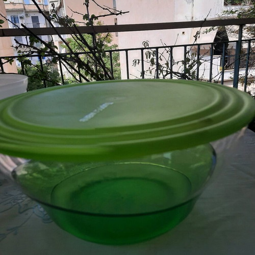 Large Tupperware containers and glass jug like new