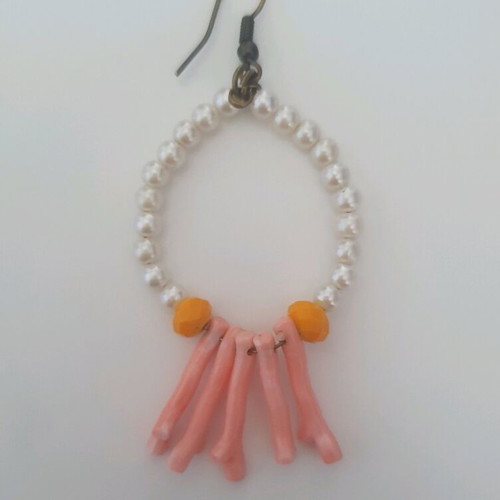 Earrings with faux pearls and coral like new