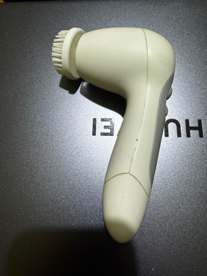 Braun facial cleansing brush used