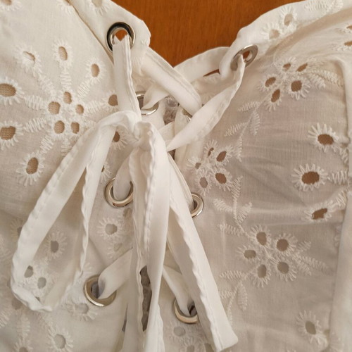 Summer top new white with guipure lace