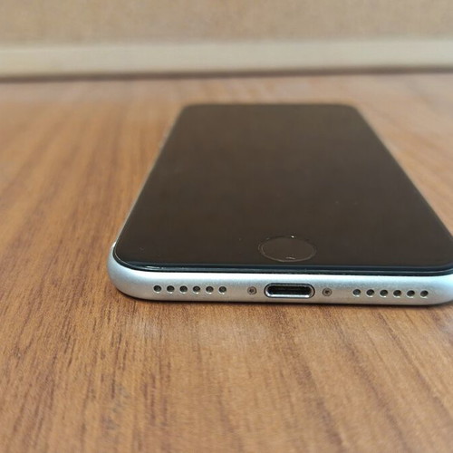 iPhone SE 2020 64GB λευκό μεταχειρισμένο, σε καλή κατάσταση