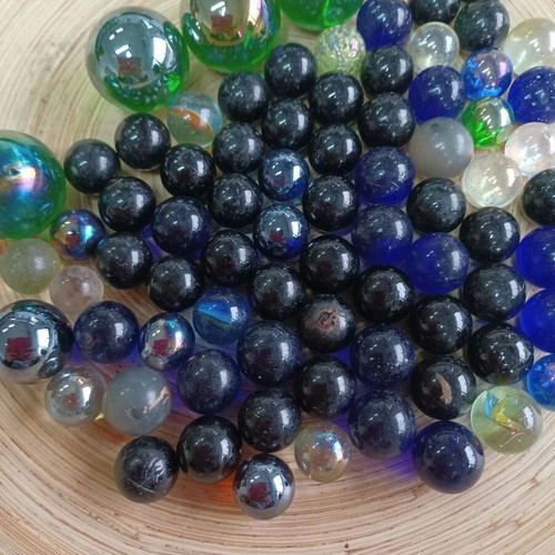 75 glass marbles, balls