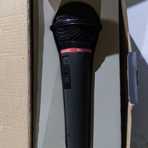 YOGA DM-520 vocal microphone used, professional