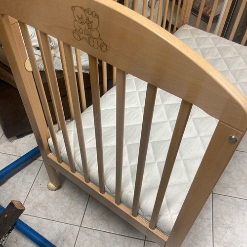 Baby cot with Greco Storm mattress like new