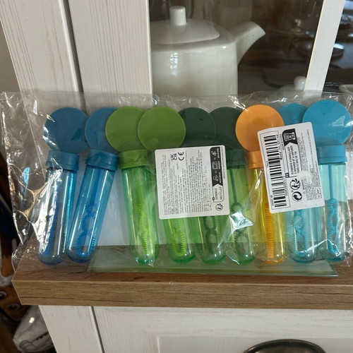 Bubble toy 10 cases like new
