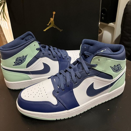 Air Jordan 1 Mid Mystic Navy/White/Mint Foam new, size 46