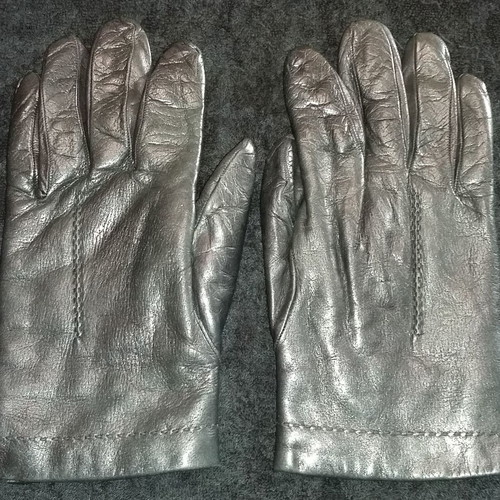Women's gloves used leather, wool, and fabric sizes 7 1/2 and 8
