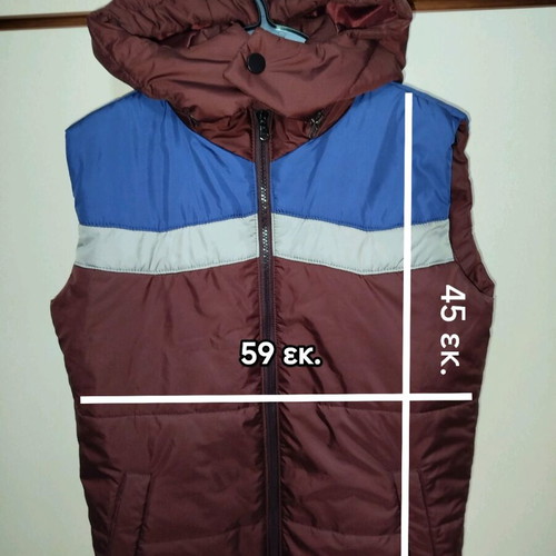 New Kind children's sleeveless jacket like new with detachable hood
