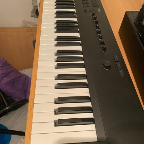 Native Instruments A49 keyboard like new