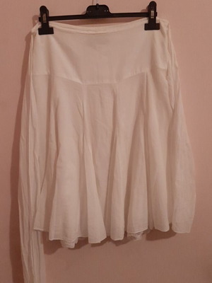 Morgan skirt white airy with lace like new, size M/L