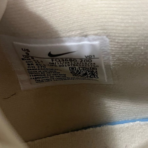 Nike Giannis Immortality 4 athletic shoes like new, size 42.5, beige and green