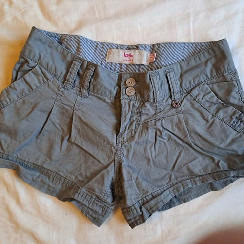 Mini shorts khaki Bershka size XXS like new