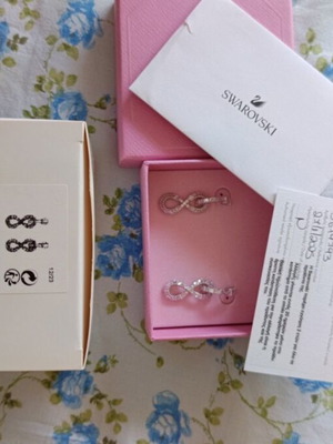 Swarovski σκουλαρίκια καινούργια, ασημί
