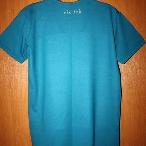 Short-sleeve printed t-shirt like new, size L-XL, petrol color