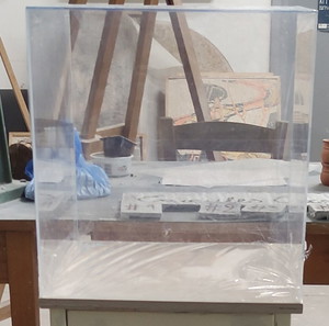 Plexiglass 41*41cm χωρίς πάτο. καινουργιο με σπασμένη γωνιτσα.παχος 3mm