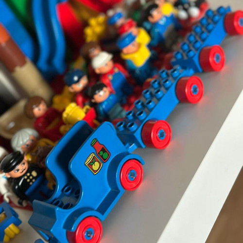 Various LEGO TUBLO used