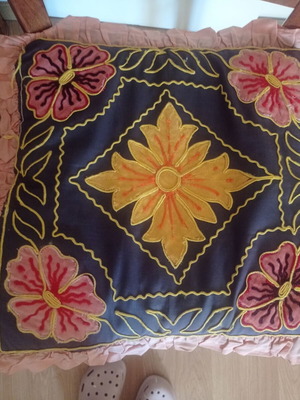 Handmade pillow set like new