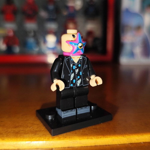 Thinker minifigure like new with base and mini Starro