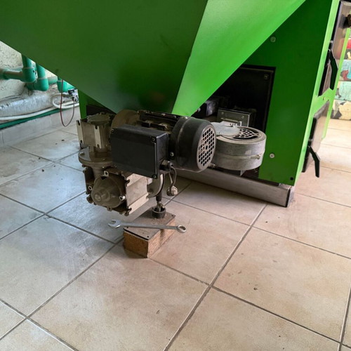 Pellet Boiler like new with external temperature control and hot water mechanism