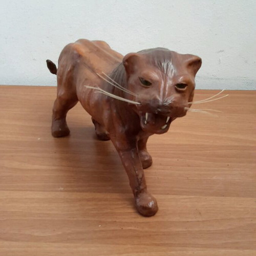 Decorative lion made of polyresin