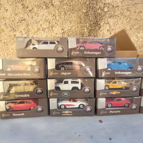 Toy cars set of 18 with books, scale 1/60 Super 9