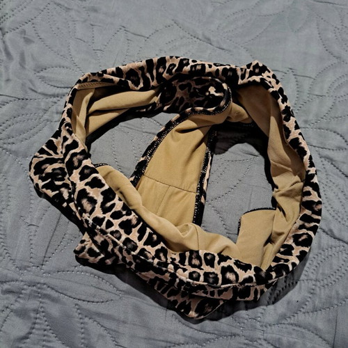 High-waisted bikini bottom with cheetah print like new size S