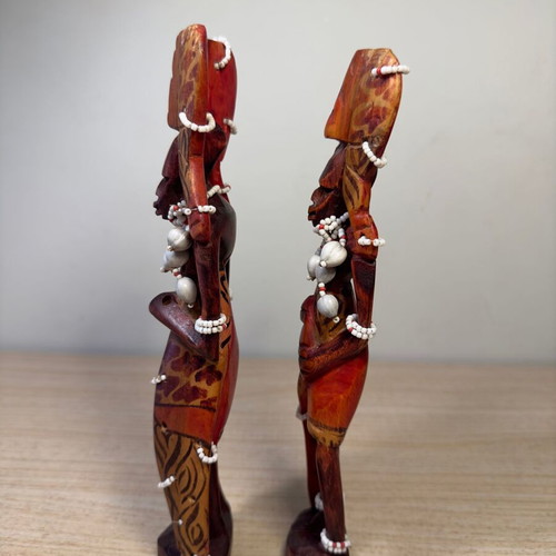 Set of handmade African figures used, 22 cm