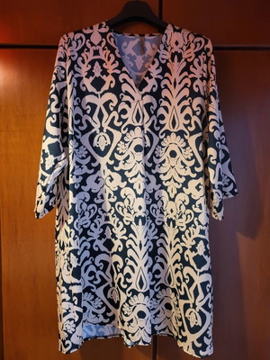 Airy dress new, white and green