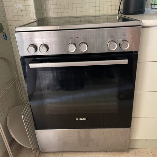 Bosch kitchen 66lt with ceramic hobs 60cm inox used