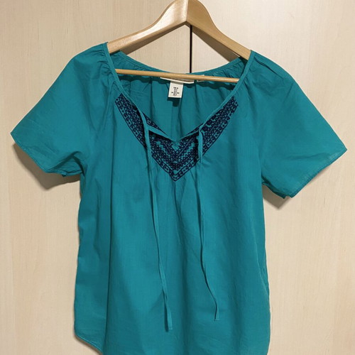 H&M cotton shirt with embroidery like new, blue and green, size M