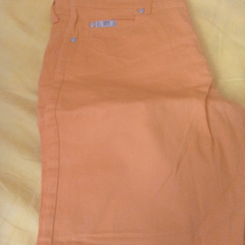 ESTI women's capri used, slim denim