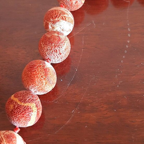 Necklace used, made of red coral