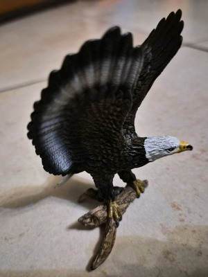 Schleich Bald Eagle figure like new