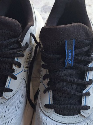 Ανδρικά αθλητικά παπούτσια Asics μεταχειρισμένα μέγεθος 41.5