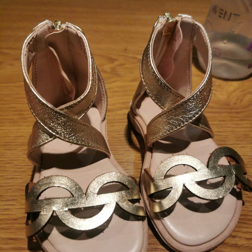 Leather sandal gold size 20