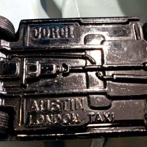 Corgi Austin London Taxi diecast model with opening doors like new