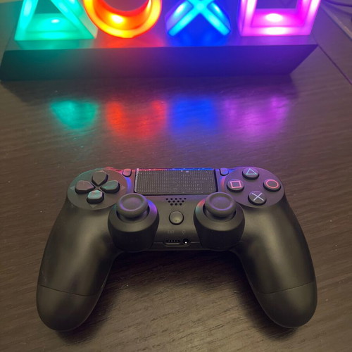 Sony DualShock 4 wireless controller for PlayStation 4 like new