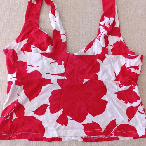Crop tank top white with red used, small-medium size