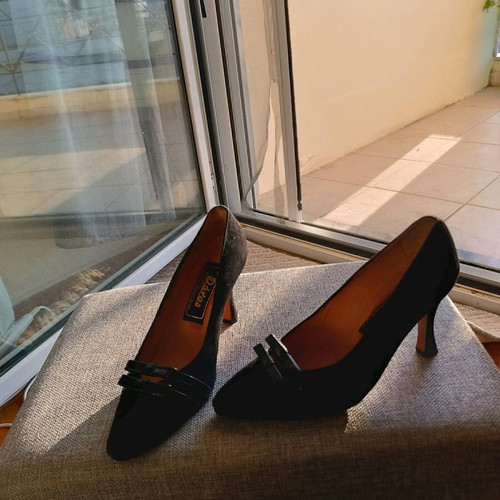 Black pumps used size 36.5
