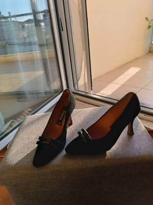 Black pumps used size 36.5