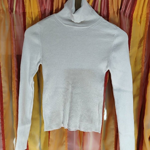 Pull And Bear white women's turtleneck sweater used