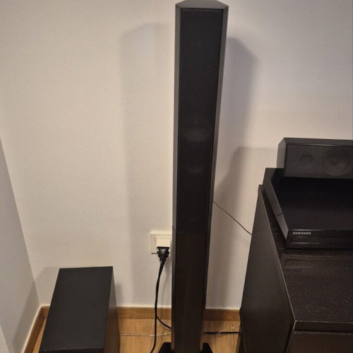 Samsung HT-H5550 Home Cinema 5.1 system like new with 3D Blu-ray player